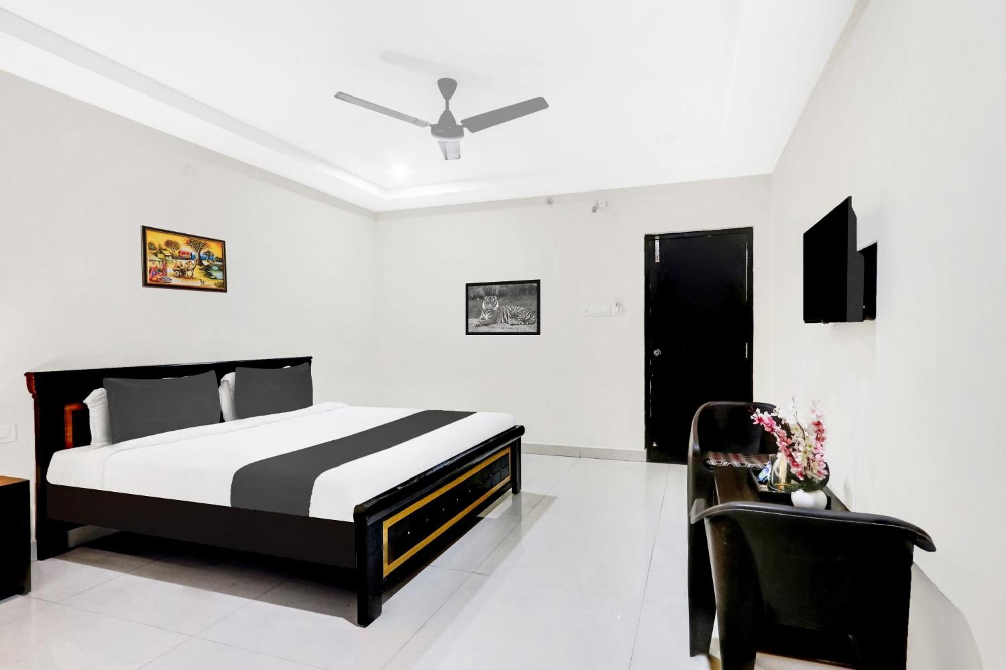 Super Townhouse Daba Garden Road Hotel Visakhapatnam Eksteriør billede